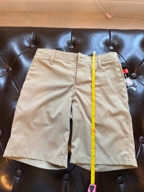 Under Armour Boys Khaki Flat-Front Shorts - Neutral Tan